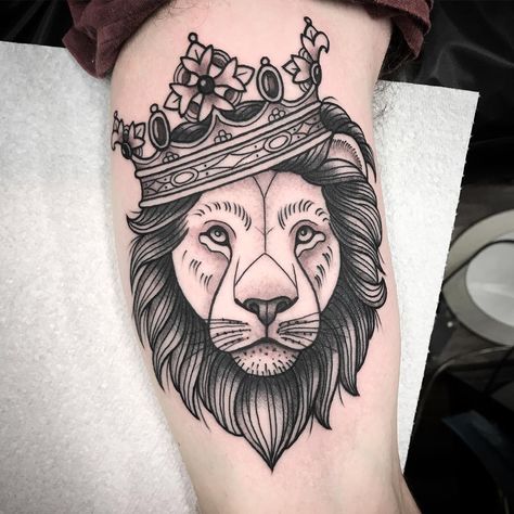 Lion Traditional Tattoo | Tattoo Ideas and Inspiration | Alexandra Wilkey Lion Traditional Tattoo, Traditional Lion Tattoo, Traditional Tattoo Black And Grey, Cool Tattoo Drawings, Traditional Style Tattoo, Lion Head Tattoos, Faith Tattoo, Traditional Tattoo Art, Crown Tattoo