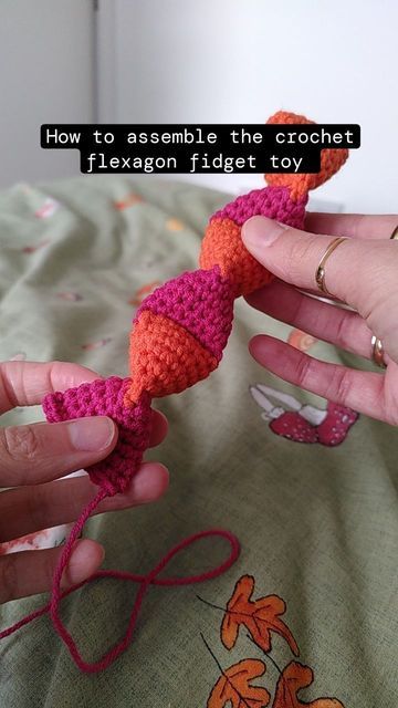 Loui Mitchell on Instagram: "How to assemble the flexagon ✨  This is for anyone struggling with my fidget pattern  #crochet #patternhelp" Flexagon Crochet, Crochet Infinity Loop Fidget, Free Fidget Crochet Patterns, Crochet Fidget Toys Free Pattern Easy, Crochet Flexagon, Sensory Crochet, Crochet Fidget Toys, Crochet Hacky Sack, Crochet Sensory