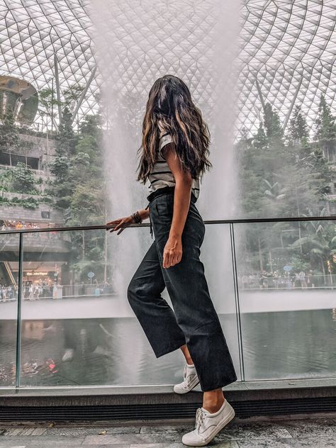 Jewel Changi Airport Pose, Changi Jewel Airport, Changi Airport Singapore Outfit, Jewel Airport Singapore, Jewel Changi Airport Photoshoot, Singapore Ootd Outfit, Singapore Street Style, Singapore Ootd, Singapore Photoshoot