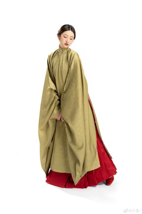 Ming Dynasty Aesthetic, Chinese Goth Fashion, Hanfu Ming Dynasty, Ming Dynasty Clothing For Women, Han Dynasty Clothing, Ming Hanfu, Historical Chinese Clothing, Ming Dynasty Clothing, Chinese Historical Fashion