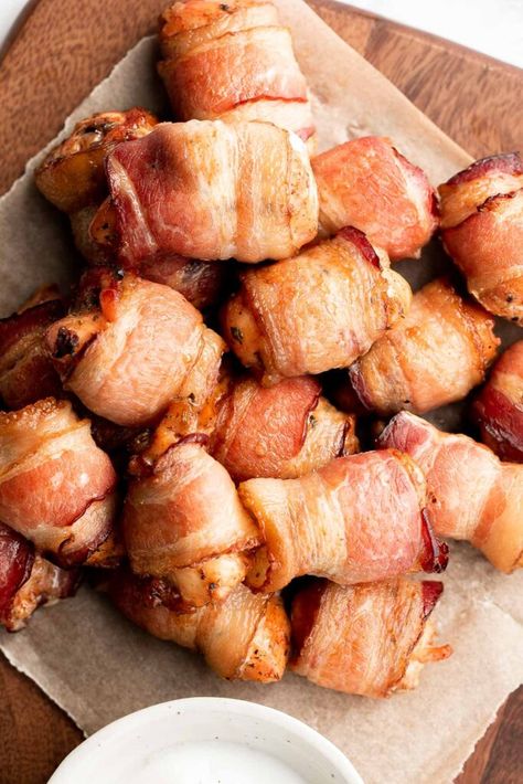 30 Best Christmas Appetizers - Ahead of Thyme Wine Flight, Honey Garlic Meatballs, Baked Coconut Shrimp, Bacon Wrapped Chicken Bites, Summer Appetizers Easy, Fried Mac And Cheese, Easy To Make Appetizers, Baked Bbq Chicken, Bite Size Appetizers