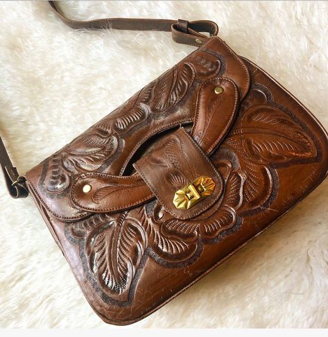 Floral Leather Tooling, Vintage Tooled Leather Purse, Tooled Leather Purse, Floral Purse, Vintage Tools, Brown Top, 70s Vintage, Hippie Outfits, Leather Tooling