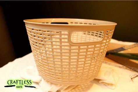 Plastic Basket Makeover, Tree Baskets, Dollar Tree Baskets, Basket Makeover, Plastic Basket, Basket Crafts, Plastic Baskets, Basket Tote, Diy Basket