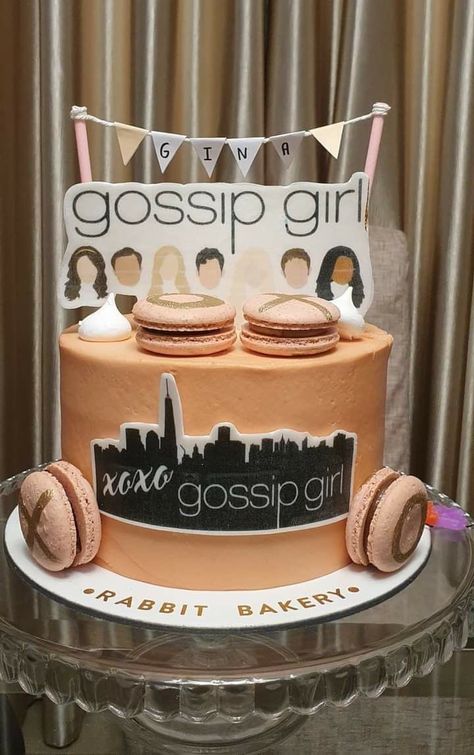 Gossip Girl Birthday Party Aesthetic, Gossip Girl Birthday Cake, Gossip Girl Cake, Gossip Girl Birthday Party, Gossip Girl Birthday, Bolo Taylor Swift, Gossip Girl Party, 17. Geburtstag, 14th Birthday Cakes