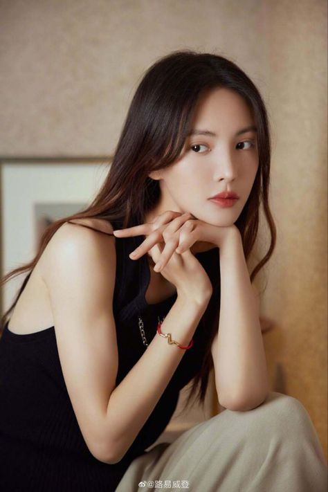 #jinchen Gina Jin, Small Eyes, Female Faceclaims, Korea Girl, Redhead Beauty, Rare Beauty, Asian Makeup, Girly Fashion, Classy Women