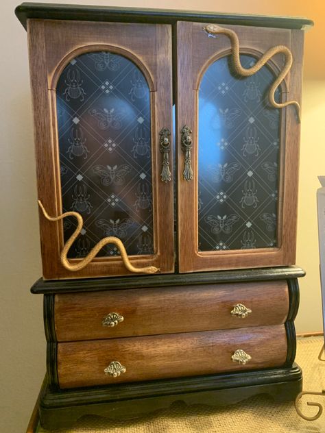 Reclaimed jewelry cabinet DIY is now a witchy apothecary cabinet for herbs, crystals, spell jars, and essential oils! Witchy Cabinets, Witchy Dresser Diy, Witch Apothecary Cabinet Diy, Witchy Cabinet, Witchy Furniture Diy, Herb Cabinet, Witches Herb Cabinet, Witchy Furniture, Diy Apothecary Cabinet