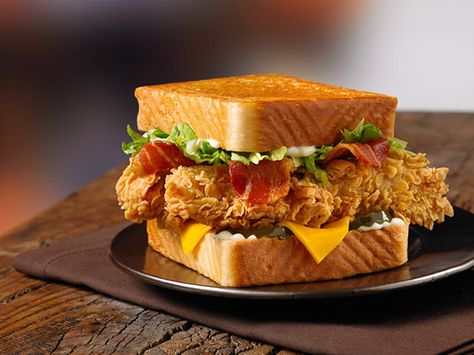 fried chicken club sandwiches | ... And to say that I am a sucker for fried chicken is an understatement Chicken Club Sandwich, Chicken Strip, Club Sandwich Chicken, Toasted Sandwich, Chicken Club, Chicken Tender, Southern Recipes Soul Food, Texas Toast, Toast Sandwich