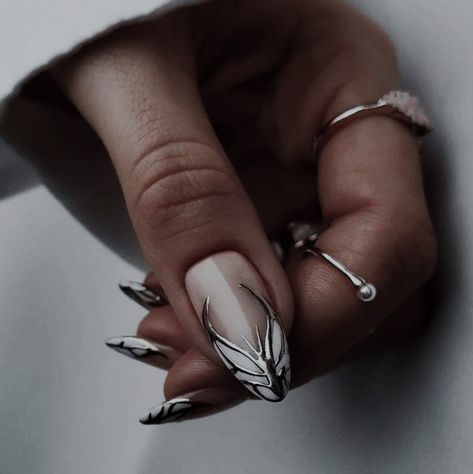 jude duarte | the cruel prince | the folk of the air Cruel Prince Nails, Prince Nails, The Folk Of The Air, Jude Duarte, Folk Of The Air, The Cruel Prince, Holly Black, Beautiful Nails, Hair Jewelry