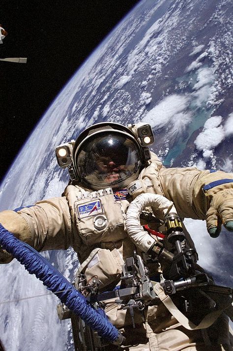 Nasa Space Suit, Aerospace Engineering, Space Pictures, International Space Station, Space Suit, Space Program, Space Nasa, Space Flight, Space Science