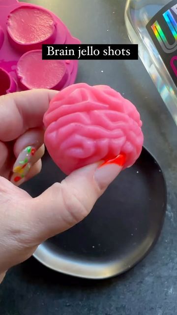 Johany Torres | Cakesicle Instructor on Instagram: "🧠 Brain Jello Shots! Would you serve these at your Halloween Party? I think I kinda like this one more than the 👻 jello shot!! 🤣These little 🧠 shots are so perfect to gross out your guest at your Halloween party!!! #jelloshots #brainjelloshots #halloweentreats #halloweenpartyideas #spookytreats #gelatin #gelatina #halloweenfood #spookycute" Brain Jello Shots, Brain Jello, Jello Brain, Brain Shot, Halloween Jello Shots, Halloween Jello, Brain Shape, Witches Ball, Halloween Shots