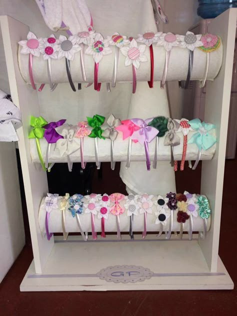 Hairband Holder, Kids Cupboard, Diy Hairband, Diy Leather Bows, Headband Display, Bow Display, Kids Rooms Inspo, Fancy Shop, Hair Accessories Storage