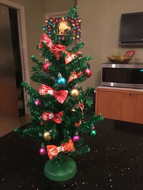 Taco Christmas, Taco Bells, Service Projects For Kids, Bell Christmas Tree, Bell Christmas, Saved By The Bell, Service Projects, Christmas Tree Design, Taco Bell