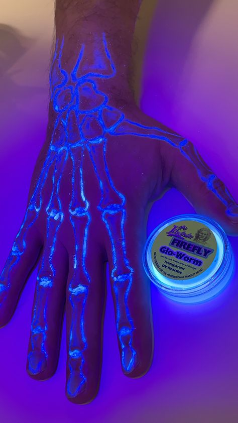 Uv Halloween Costume, Black Light Halloween Costumes, Uv Skeleton Makeup, Blacklight Halloween Makeup, Black Light Makeup Ideas Glow, Neon Skeleton Costume, Uv Makeup Halloween, Uv Paint Makeup, Uv Light Makeup