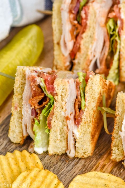 You just can't beat the classic Club Sandwich! This recipe is so easy to make, but will absolutely hit the spot! Classic Club Sandwich, Club Sandwich Recipes Classic, Turkey Club Sandwich Recipes, Club Sandwich Ingredients, Turkey Club Sandwich, Club Sandwich Recipes, Classic Sandwich, Deli Turkey, Deli Sandwiches