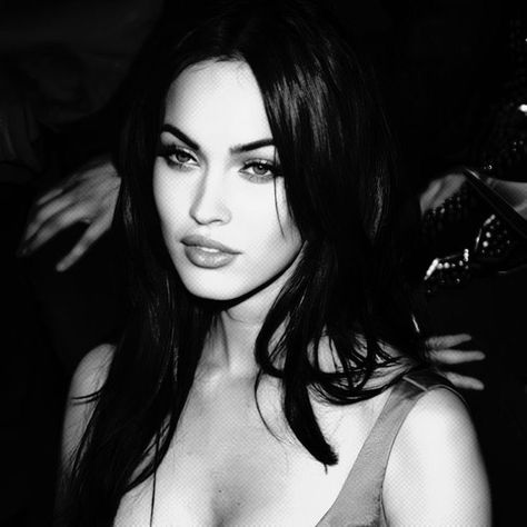 Dark Feminine Celebrities, Chica Dark, Jennifer's Body, Dark Feminine Aesthetic, Feminine Aesthetic, Megan Fox, Adriana Lima, Mode Inspo, Iconic Women