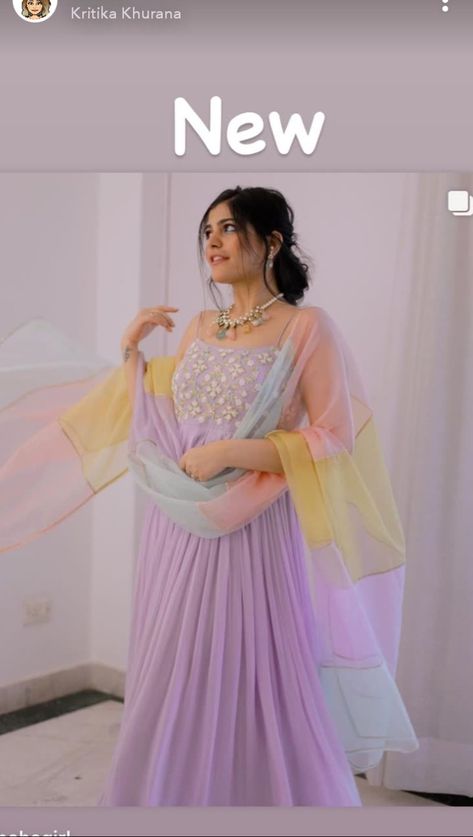 Lavender Colour Outfit Indian, New Style Wedding Dresses Indian, Kritika Khurana Indian Outfits, Organza Suits Indian, Gala Ka Design, Wedding Dresses Designs, Trendy Outfits Indian, Sisters Wedding, Lehenga Designs Simple