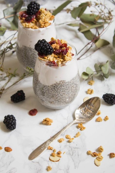 Overnight Chia Pudding Yogurt Parfait - Cooking with a Wallflower Chai Yogurt Parfait, Chia Seed Pudding Parfait, Pudding Yogurt, Best Greek Yogurt, Overnight Chia Pudding, Overnight Chia, Chia Parfait, Pudding Parfait, Tapioca Pudding