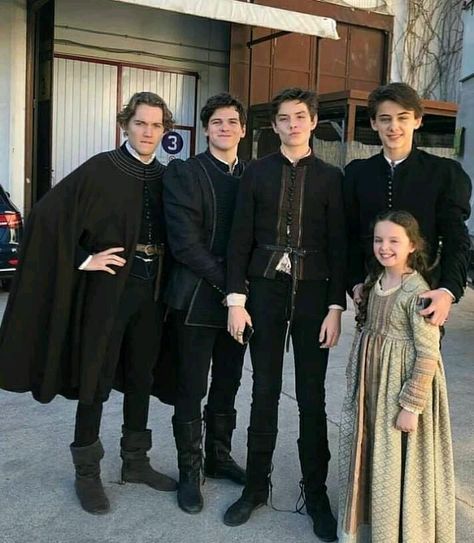 Louise Partridge, Luis Partridge, Louise Patridge, Lorenzo Berkshire, Medici Masters Of Florence, Vampire Twilight, Toby Regbo, Modest Girly Outfits, William Franklyn Miller