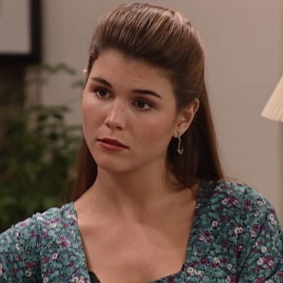 Becky Katsopolis, Lori Loughlin Hair, Becky Full House, Aunt Becky, Lori Loughlin, French Actress, Full House, Movie Stars, Retro Fashion