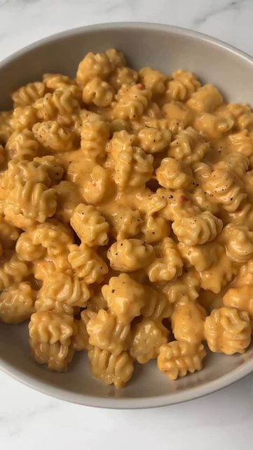 Chili Mac And Cheese, Chili Mac, Sweet Chili Sauce, Food Recepie, Recipe Ingredients, Food Journal, Sweet Chili, Food Videos Cooking, Chili Sauce