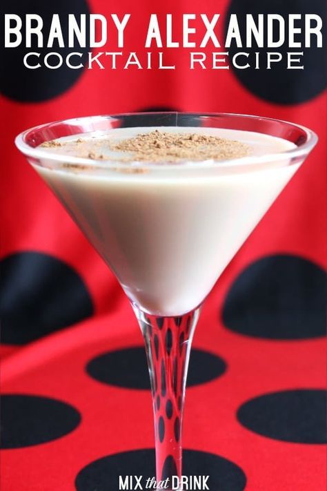 Grasshopper Drink Recipe, Brandy Alexander Cocktail, Brandy Drink, Strawberry Banana Milkshake, Brandy Alexander, Brandy Cocktails, Ice Cream Drinks, Classic Cocktail Recipes, After Dinner Drinks