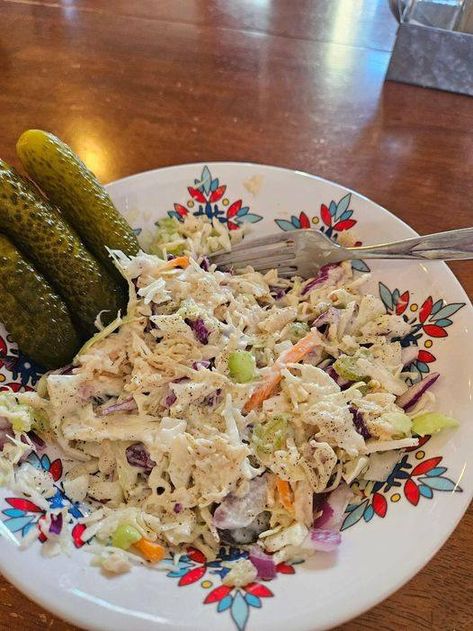 Chicken Coleslaw Salad, Lite Dinner Ideas, Weight Watchers Chicken Salad, Chicken With Coleslaw, Chicken Coleslaw, Costco Chicken, Coleslaw Salad, Weight Watchers Tips, Weight Watchers Chicken