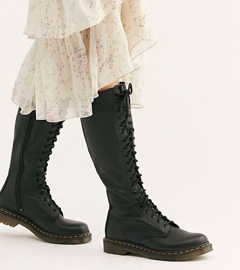 Doc Boots, Tall Boots Outfit, Doc Martens Outfits, Martens Outfit, Dr Martens Outfit, Grunge Fits, Doc Martens Outfit, Doc Martens Boots, Punk Inspiration