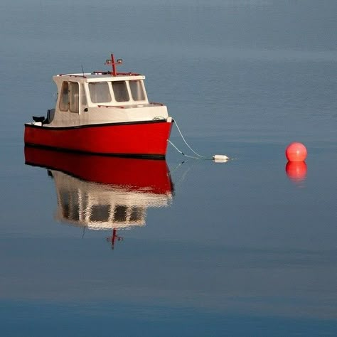 Float Your Boat, Sailboat Painting, Old Boats, Boat Art, Boat Painting, Tug Boats, Fishing Boat, Wooden Boats, Pretty Places