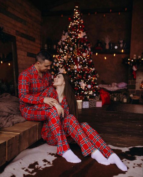 Xmas Couple Photos, Couple Pajamas Christmas, Christmas Photography Couples, Onesie Outfits, Old Navy Christmas Pajamas, Christmas Couple Photos, Christmas Couple Pictures, Christmas Poses, Christmas Family Photoshoot