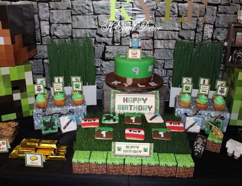 Minecraft world party Minecraft Party Table, Minecraft Party Invitations, Minecraft Party Food, Minecraft Party Printables, Minecraft Birthday Party Ideas, Printable Minecraft, Minecraft Birthday Invitations, Minecraft Food, Turtle Birthday Parties