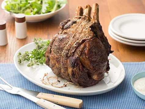 Barefoot Contessa's Standing Rib Roast - foolproof!!! My only change is that I use Montreal Steak Seasoning Barefoot Contessa Recipes, Rib Roast Recipe, Food Network Chefs, Standing Rib Roast, Ina Garten Recipes, Best Christmas Recipes, Prime Rib Roast, Barefoot Contessa, Rib Roast