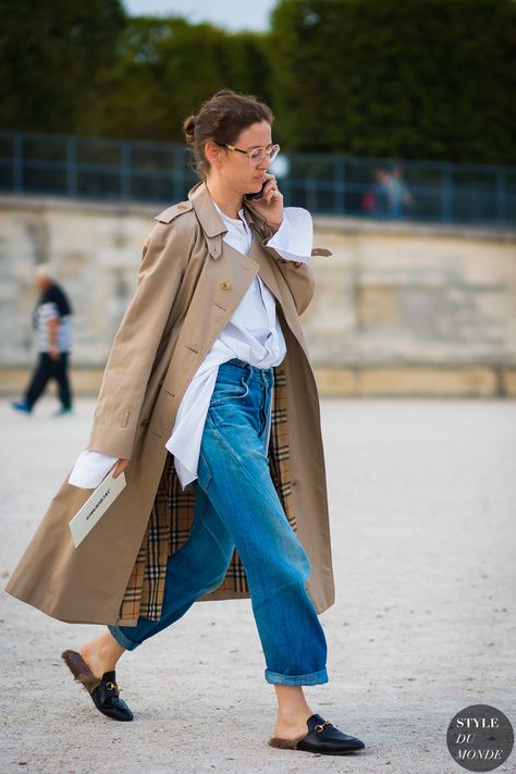 Tanya Jones by STYLEDUMONDE Street Style Fashion Photography0E2A4064 Trench Coat Street Style, Trench Outfit, Burberry Trenchcoat, Jeans Trend, Trench Coat Outfit, Coat Street Style, Burberry Coat, Street Style 2017, Trench Coat Style