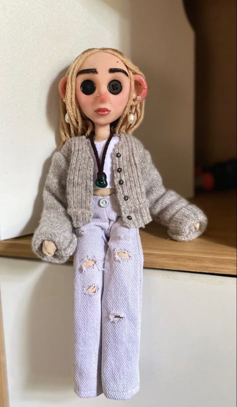 Coraline Doll Diy, Coraline Diy, Caroline Doll, Coraline Dolls, Coraline Art, Coraline Doll, Instruções Origami, Tanah Liat, Diy Dolls