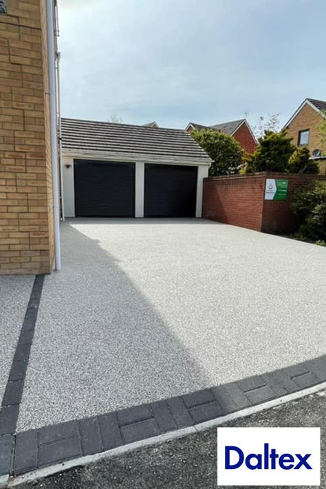 Resin Drives Driveways, Resin Driveways Uk, Resin Driveway Colours, Resin Driveway Ideas Uk, Resin Driveway Ideas, Car Pouch, Front Garden Ideas Driveway, Garden Ideas Driveway, Resin Bound Driveways