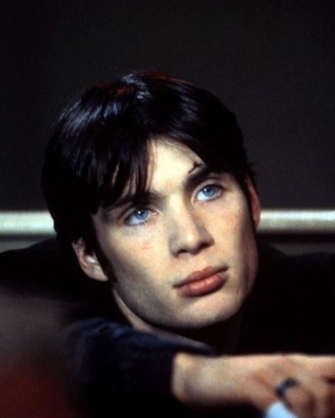 🍒’s Instagram profile post: “Young Cillian Murphy 🖤” Dark Hair Blue Eyes, Marla Singer, Jonathan Crane, Cillian Murphy Peaky Blinders, Robert Sheehan, Batman Begins, Mia 3, Cillian Murphy, Bruce Wayne