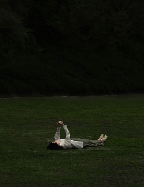 Dark French Aesthetic, 숲 사진, Fotografi Vintage, My Place, Cinematic Photography, Alter Ego, On The Ground, Nature Aesthetic, Sky Aesthetic