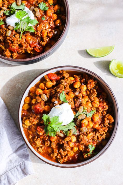 Curried Chili - The Defined Dish Recipes - Curried Chili Curry Chili, Whole30 Lunch, The Defined Dish, Defined Dish, Texas Chili, Whole 30 Lunch, Chili Ingredients, Golden Raisins, Diced Tomatoes