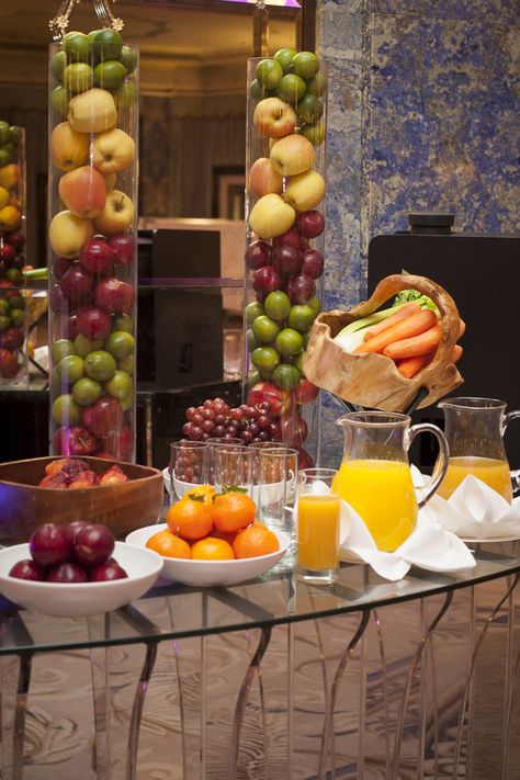 Fruits galore at the juice station! Juicing Station At Home, Juice Counter, Fruit Kiosk, Fruit Station, Juice Station, Juice Table, Smoothie Station, Fresh Juice Bar, Fresh Fruit Cocktails