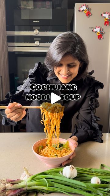 148K views · 7.8K likes | Ayushi Gupta-Mehra on Instagram: "TEN MINUTE GOCHUJANG NOODLE SOUP! If you loved my viral gochujang noodles, you need to try this soupy version. It’s fiery yet creamy and sooo slurpable, especially during these nippier months. Start by cooking your noodles of choice. I’m using ramen. You can blanche some leafy greens like bok choy as well whilst the noodles are cooking. Drain the noodles , but reserve the hot and starchy noodle water. To a heatproof bowl, add: - 2-3 cloves of minced garlic - Knob of ginger, grated - 1-2 tsp sesame seeds - 2-3 tsp gochugaru/ chilli flakes Add 1.5 tbsp of hot sesame oil, followed by: - 1/2 tbsp Gochujang paste - 1 tbsp peanut butter/ tahini - 1 tbsp soy sauce - 1/2 tbsp rice vinegar Give it a brisk whisk to combine well. The Spicy Korean Noodles, Gochujang Noodles, Szechuan Noodles, Chilli Garlic Noodles, Gochujang Paste, Ramen Hacks, Homemade Chilli, Gochujang Sauce, Vegan Substitutes