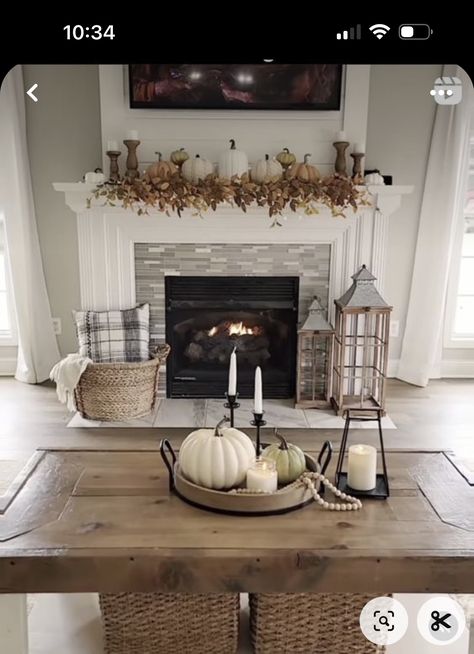 Hearth Decor, Fall Living Room Decor, Christmas Themes Decorations, Open Living Room, Fall Mantel Decorations, Mantel Decorations, Fireplace Mantle, Mantle Decor, Living Room With Fireplace