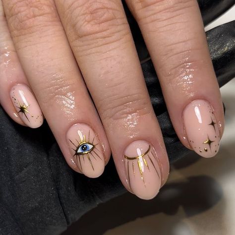 Short Nail Gel Designs Simple, Nail Painted Designs, Jewish Nails, Sun Nails Design, Gold Nail Art Designs, Gel Nails Shape, Classy Almond Nails, Evil Eye Nails, Eye Nail Art