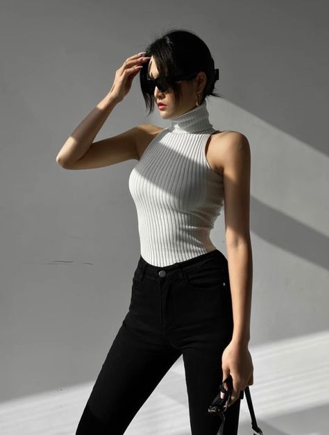 Tank Turtleneck Outfit, White High Neck Tank Top Outfit, Tank Top Turtle Neck Outfit, Outfits With White Turtle Neck, Sleeveless Tee Outfit, Turtle Neck Tank Top Outfit, Sleeveless Shirt Outfit, Sleeveless Turtleneck Outfit, High Neck Outfit