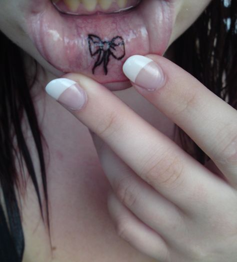 Bow inside lip Inner Lip Tattoo, Cute Tats, Bow Tattoo, Lip Tattoos, Pretty Princess, Dream Tattoos, Dope Tattoos, Simplistic Tattoos, Piercing Tattoo