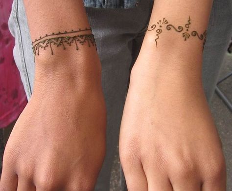 Mehendi designs for wrist - Part 2 - Mehndi Design Henna Wrist Tattoo, Henna Tattoo Wrist, Bracelet Mehndi Designs, Henna Wrist, Bracelet Henna, Wrist Henna, Cute Henna Tattoos, Henna Drawings, Henna Designs Wrist