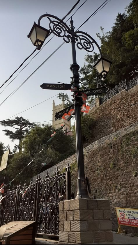 Shimla Snap, Dehradun Snap, Mall Road Shimla, Indian Mountains, Fake Aesthetic, Creative Snapchats, 17th Birthday Ideas, Indian Travel, Rainy Day Aesthetic