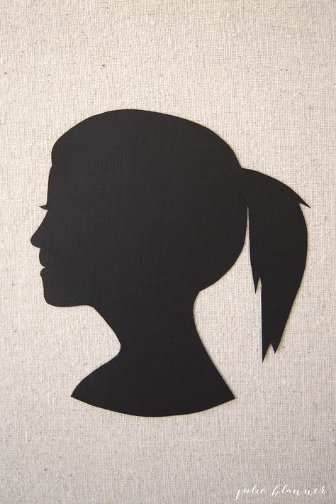 DIY your own silhouette portrait Silhouette Portrait Projects, Cricut Teacher, Diy Silhouette, Portrait Silhouette, Easy Winter Crafts, Silhouette Head, Cricket Projects, Kids Silhouette, Silhouette Pictures