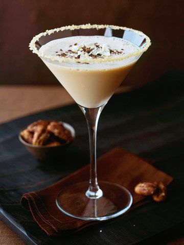 Vanilla Vodka Creamtini #WhippedCreamDay Vanilla Dessert Recipes, Vanilla Desserts, Vodka Mixes, Vanilla Recipes, Irish Cream Liqueur, Vanilla Vodka, University Of Pennsylvania, Flavored Vodka, Grand Marnier