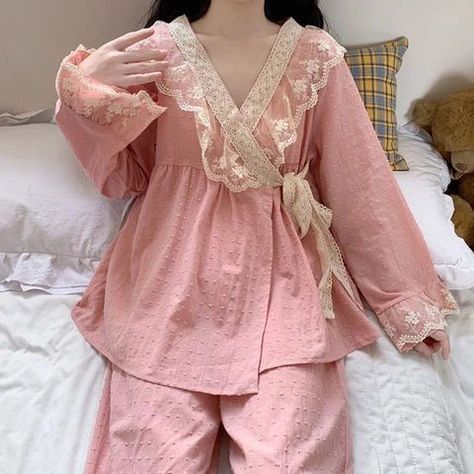 Spring Pajamas, Women's Sash, White Button Shirt, Christmas Dress Women, Vintage Mini Dresses, Kimono Design, Fashion Top Outfits, Sleep Wear, Party Dress Long Sleeve