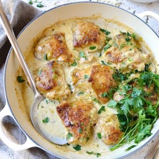 The best Chicken and leek casserole with a creamy white wine and mushroom sauce - simple and delicious family favourite and Banting friendly midweek supper! Chicken And Leek Casserole, Mushroom Sauce, Low Carb Paleo, Poultry Recipes, Casserole Recipe, Main Meals, Leeks, Creamy White, Paneer