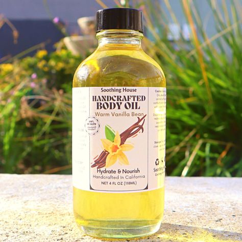 Vanilla Body Oil, Vanilla Smell, Vanilla Oil, Fragrances Perfume Woman, Shower Skin Care, Silky Skin, Healthy Skin Tips, Body Lotions, Body Skin Care Routine